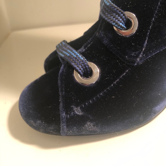 Prada lace up heels - Picture 4 of 15